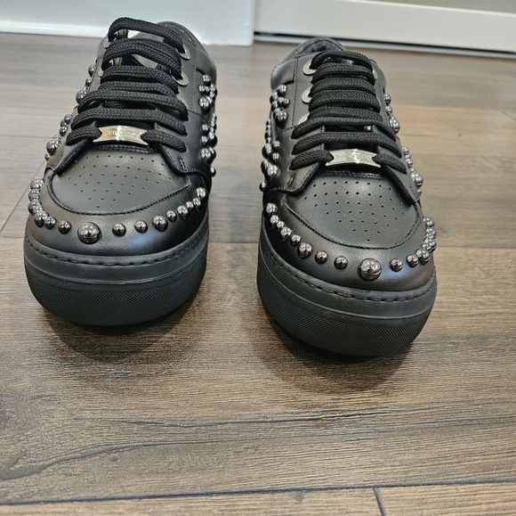 NWOT 🔴 Jimmy Choo Black Studded Leather Roman Sneakers - Size 39 1/2 - Picture 3 of 14